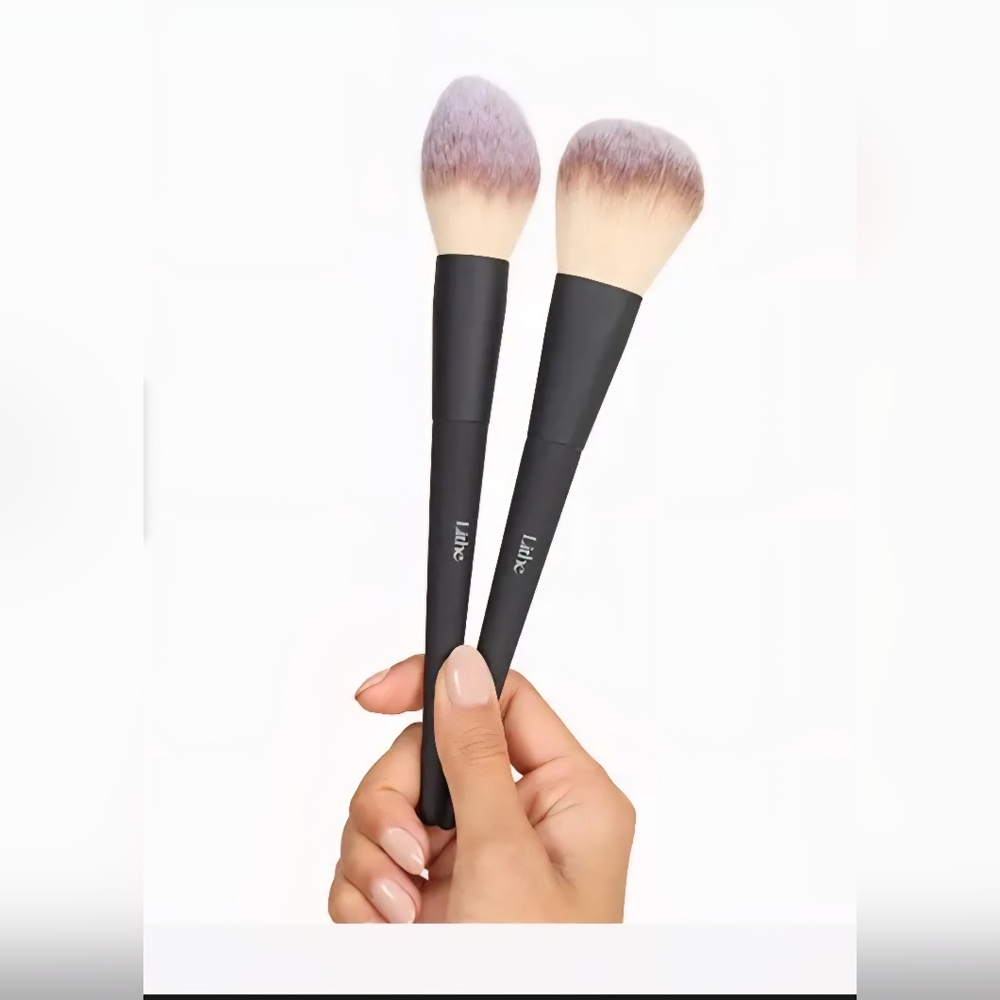 NIB LITHE BEAUTY Essential Face Brush Set